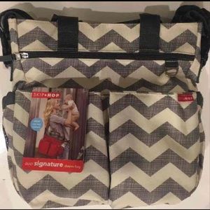 Skip hop Duo signature diaper bag